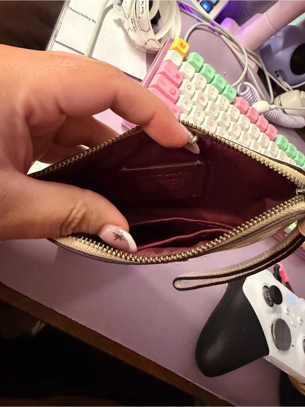 Coach front wristlet easy